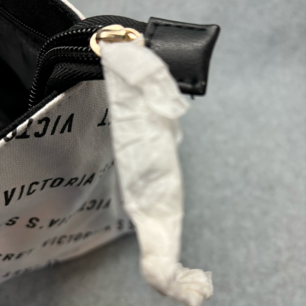 Victoria's Secret‎ Logo Tote Bag White with Pink Hearts NWOT - Picture 5 of 8